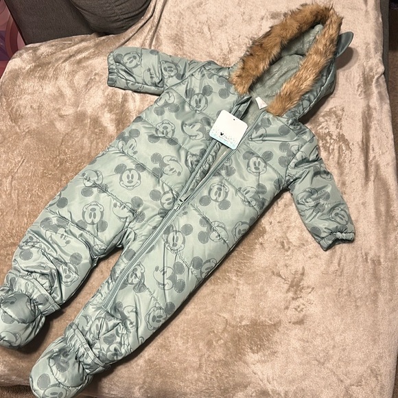 Mickey Disney snowsuit 6-12 month - Picture 2 of 5